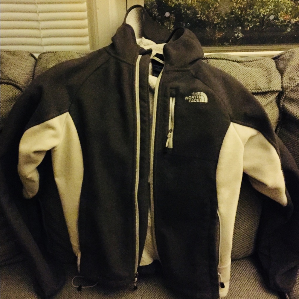 North face women’s small brown and white